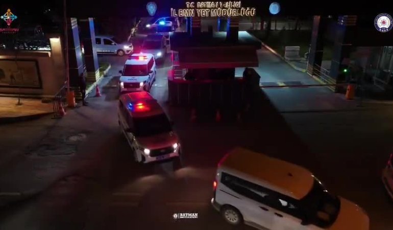Batman merkezli 10 ilde yasa dışı bahis operasyonu…81 şüpheliden 73’ü yakalandı. Şüphelilerin hesaplarında 15 milyar 172 milyon işlem hacmi tespit edildi