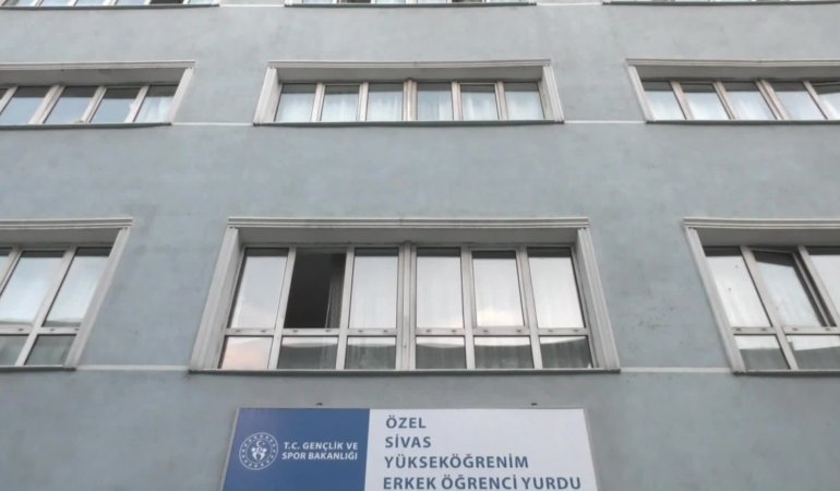 Dervişoğlu, Ankara’da öğrencilerle iftar yaptı