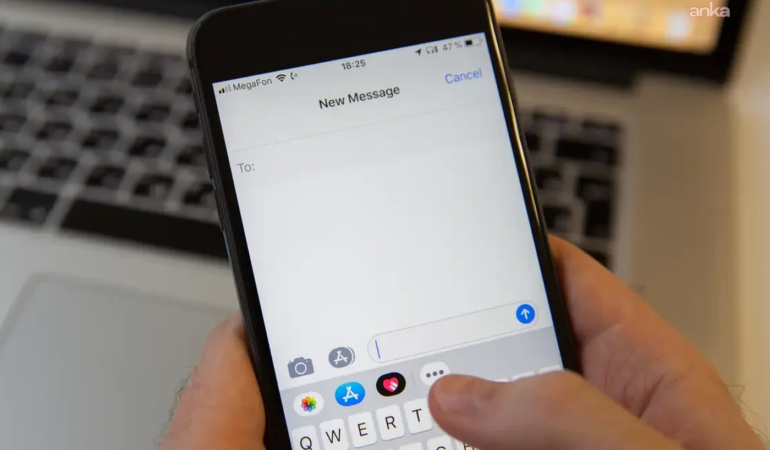 İran’da vatandaşlara anonim bir kaynaktan mesaj atıldı: “ABD Başkanı bir eylem adamıdır, bekleyin ve görün”