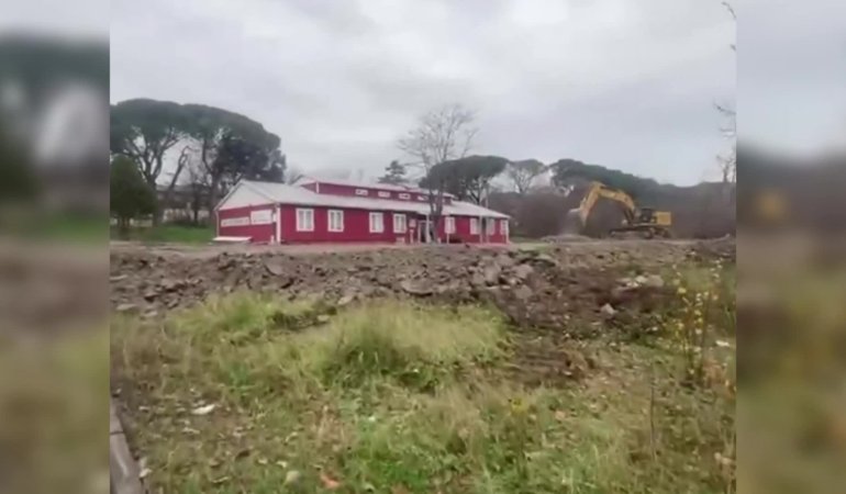 İYİ Partili Turhan Çömez “Yine kim çöküyor milletin, devletin malına?” diye sordu, İstanbul İl Sağlık Müdürlüğü açıklama yaptı