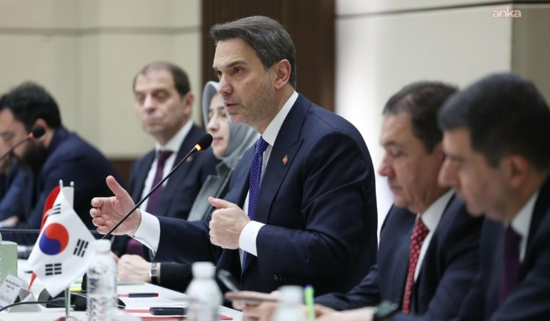 Bakan Bayraktar, Seul’de enerji ve maden şirketleri ile sanayi kuruluşlarının üst düzey temsilcileriyle bir araya geldi