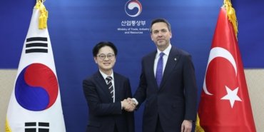 25c7601bd3584502a4127408311bbf92