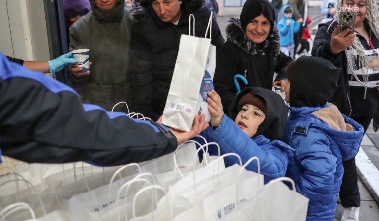 Bursa Büyükşehir Belediyesi’nden İnegöl’de iftar programı