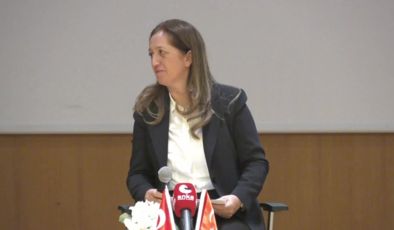 CHP’den “Kadın Yoksulluğu Buluşması”…Arzu Çerkezoğlu: “Bugün çalışan her dört kadından üçü asgari ücret ve ona çok yakın ücretlerle hayatını sürdürüyor”