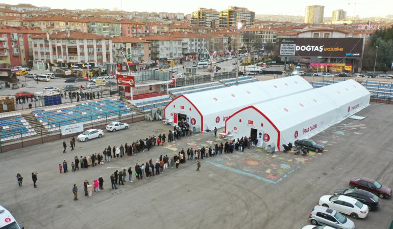 Keçiören Belediyesi, her gün binlerce vatandaşı iftar sofralarında ağırlıyor