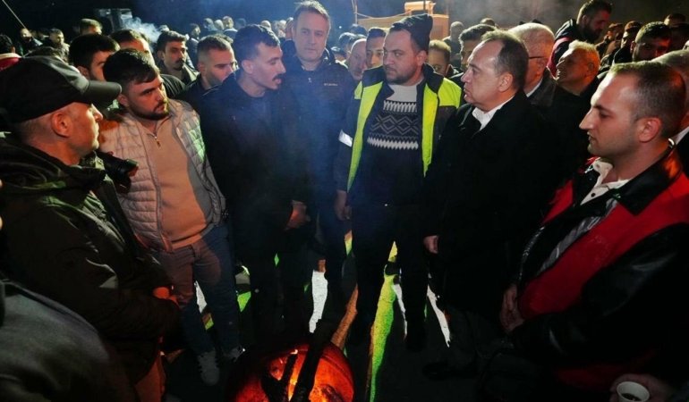 Besim Dutlulu: Soma Termik Santrali önünde direnişe geçen emekçi kardeşlerimizin yanındayız