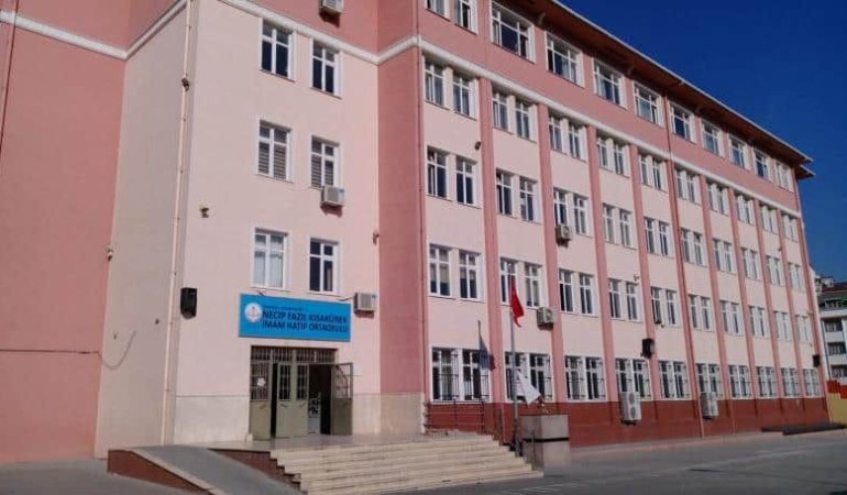 İstanbul İl Milli Eğitim Müdürlüğü, okulda “selefi yemini” okutulmasına ilişkin soruşturma başlattı